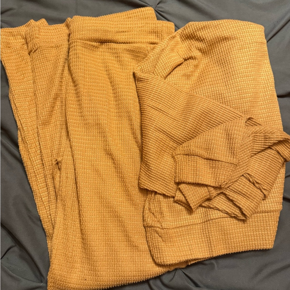 Hunter Mustard Knit Apparel